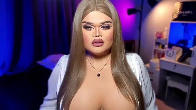 Snapshot of KarolinaThompson chatting on December 21, 2024, 5:36 am KarolinaThompson online show from December 21, 2024, 5:36 am