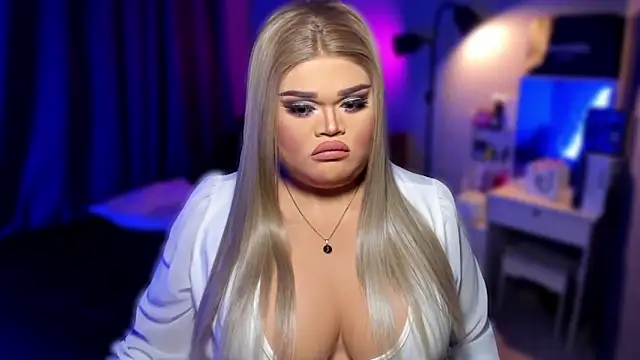 Snapshot of KarolinaThompson chatting on January 19, 2025, 3:42 pm KarolinaThompson online show from January 19, 2025, 3:42 pm