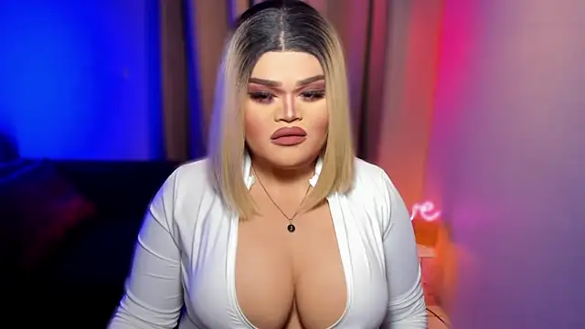 Snapshot of KarolinaThompson chatting on March 15, 2025, 7:53 am KarolinaThompson online show from March 15, 2025, 7:53 am