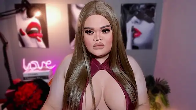 Snapshot of KarolinaThompson chatting on October 12, 2025, 3:55 pm KarolinaThompson online show from October 12, 2025, 3:55 pm