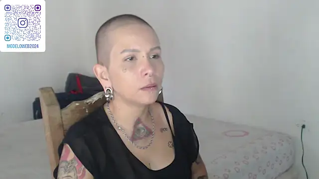 Snapshot of moon_cat85 chatting on January 27, 2025, 9:22 pm moon cat85 online show from January 27, 2025, 9:22 pm