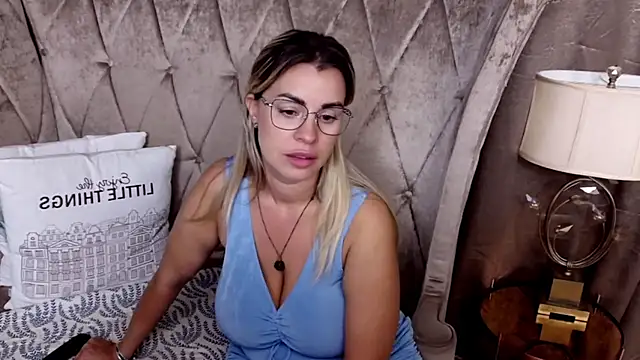 BustyGizelle online show from July 7, 2026, 9:08 pm