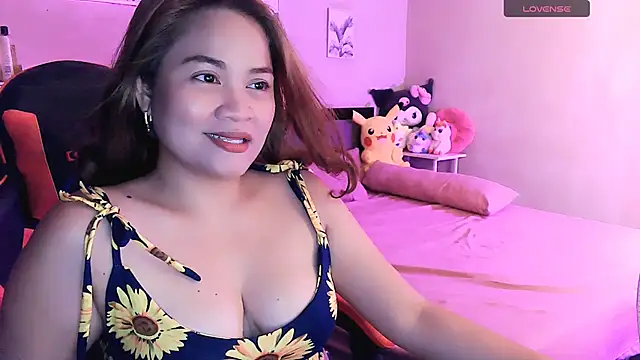 yenyen  online show from April 26, 2026, 1:42 pm