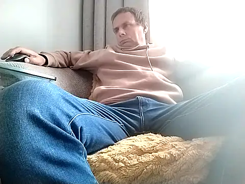 Snapshot of grzes19763 chatting on September 12, 2025, 9:09 am grzes19763 online show from September 12, 2025, 9:09 am