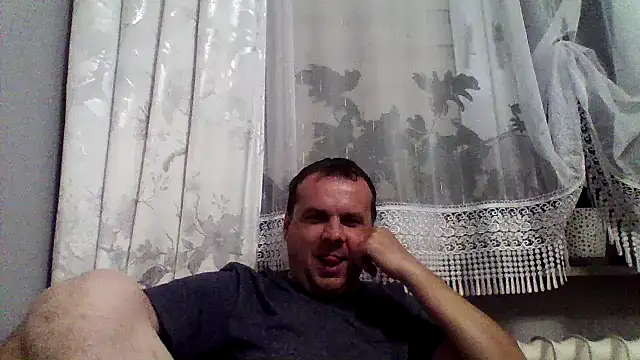 grzes19763 online show from June 18, 2026, 8:02 pm