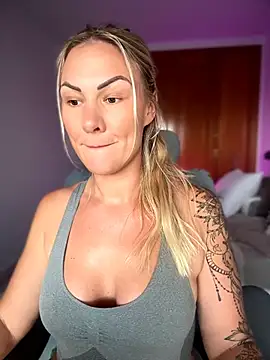 Snapshot of NastyMilf_ chatting on June 7, 2026, 6:55 pm NastyMilf online show from June 7, 2026, 6:55 pm