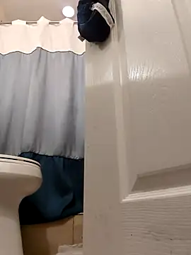 bobby69cock online show from March 13, 2025, 8:22 pm