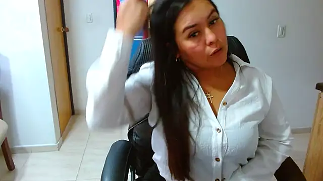 Ixchel Anaid online show from February 1, 2026, 3:43 pm