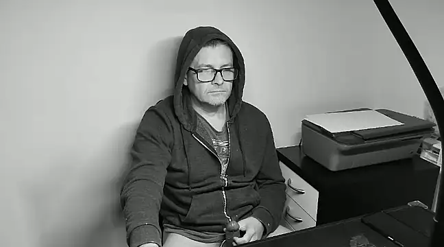 Snapshot of qpmario@xh chatting on December 26, 2024, 8:18 am qpmarioxh online show from December 26, 2024, 8:18 am