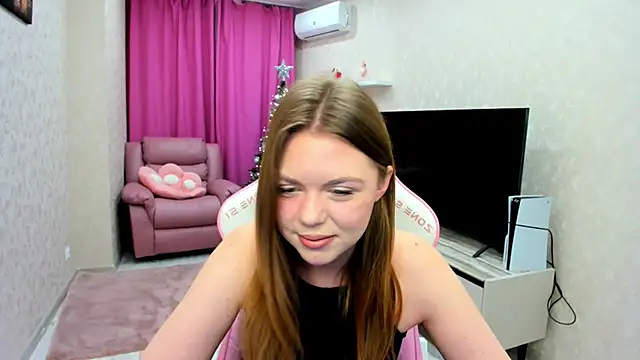 Strawberrye online show from December 17, 2025, 3:34 am