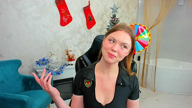 Strawberrye online show from December 21, 2025, 3:35 am