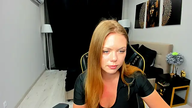 Strawberrye online show from February 8, 2026, 3:21 am