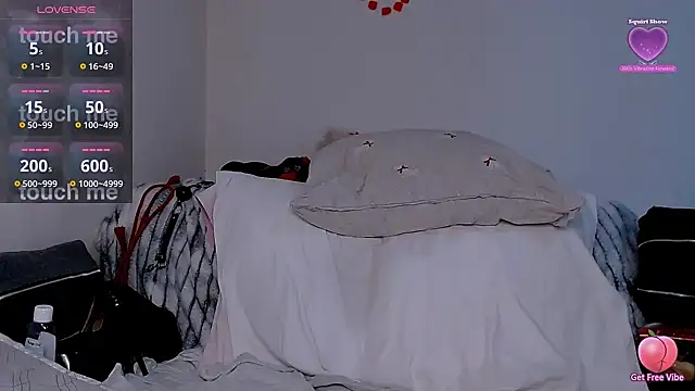 UrNaughtyGfMilf online show from March 20, 2025, 8:20 am