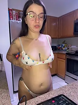 joeystaciee online show from July 24, 2026, 4:27 pm