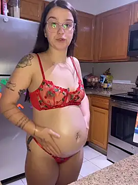 joeystaciee online show from July 28, 2026, 8:52 pm