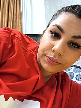 Snapshot of Emma_Muller32 chatting on October 3, 2025, 1:24 am Emma Muller32 online show from October 3, 2025, 1:24 am