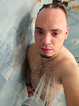 Snapshot of latinoflpr chatting on October 22, 2025, 12:22 am latinoflpr online show from October 22, 2025, 12:22 am