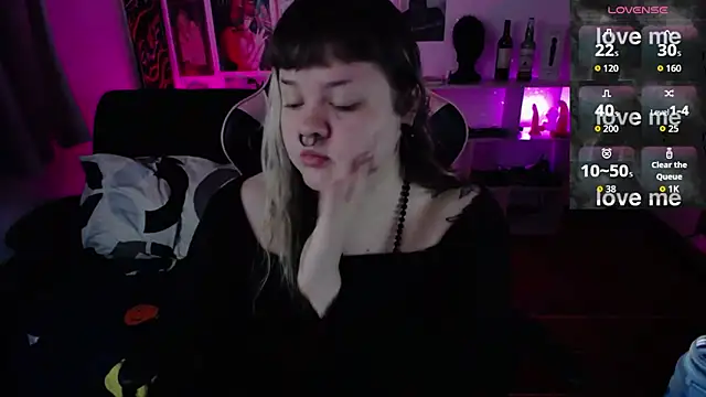 Snapshot of Bdsm_and_fries chatting on July 18, 2026, 11:03 am Bdsm and fries online show from July 18, 2026, 11:03 am