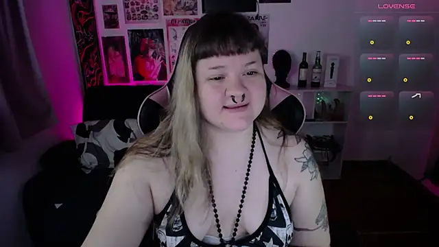 Snapshot of Bdsm_and_fries chatting on July 23, 2026, 3:43 pm Bdsm and fries online show from July 23, 2026, 3:43 pm