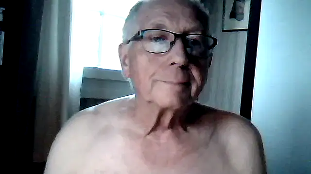 johnjohn622662 online show from June 8, 2026, 3:45 pm