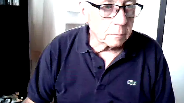 johnjohn622662 online show from June 16, 2026, 1:58 pm