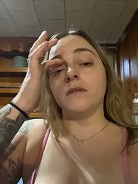 Snapshot of jaseyrae chatting on December 11, 2024, 8:18 pm jaseyrae online show from December 11, 2024, 8:18 pm