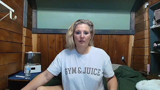 lisaxlovexxx online show from February 4, 2026, 4:57 pm