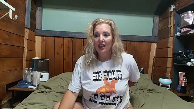 lisaxlovexxx online show from July 13, 2026, 3:59 pm