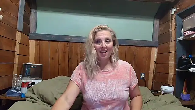 lisaxlovexxx online show from July 16, 2026, 3:45 am