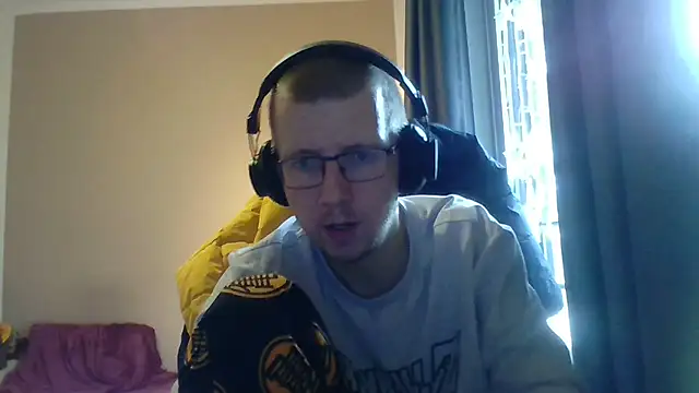 Snapshot of David250692 chatting on October 7, 2025, 11:51 am David250692 online show from October 7, 2025, 11:51 am