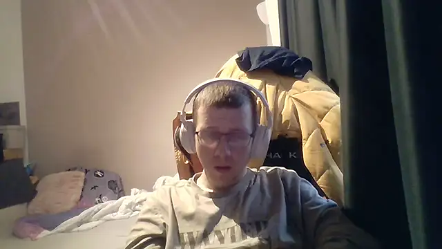 David250692 online show from February 13, 2026, 8:10 am