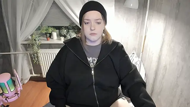 Snapshot of Sophia_Edwards chatting on February 24, 2025, 6:36 pm Sophia Edwards online show from February 24, 2025, 6:36 pm