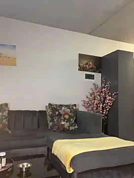 Snapshot of CurvyDesire1 chatting on February 24, 2025, 11:41 pm CurvyDesire1 online show from February 24, 2025, 11:41 pm