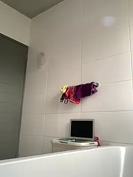 Snapshot of CurvyDesire1 chatting on March 21, 2025, 2:18 pm CurvyDesire1 online show from March 21, 2025, 2:18 pm