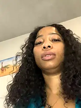 Snapshot of CurvyDesire1 chatting on September 14, 2025, 5:28 am CurvyDesire1 online show from September 14, 2025, 5:28 am