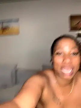 Snapshot of CurvyDesire1 chatting on December 5, 2025, 7:43 pm CurvyDesire1 online show from December 5, 2025, 7:43 pm