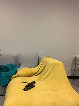 Snapshot of CurvyDesire1 chatting on March 9, 2026, 7:51 pm CurvyDesire1 online show from March 9, 2026, 7:51 pm