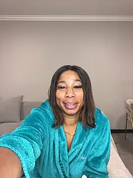 Snapshot of CurvyDesire1 chatting on May 10, 2026, 1:44 am CurvyDesire1 online show from May 10, 2026, 1:44 am