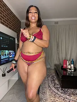 Snapshot of CurvyDesire1 chatting on May 18, 2026, 7:52 pm CurvyDesire1 online show from May 18, 2026, 7:52 pm