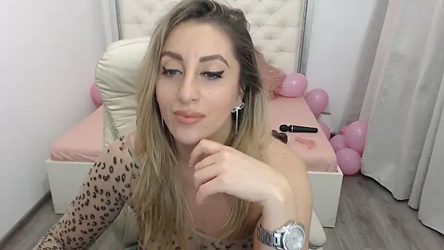 erykajoy online show from February 28, 2025, 8:31 am