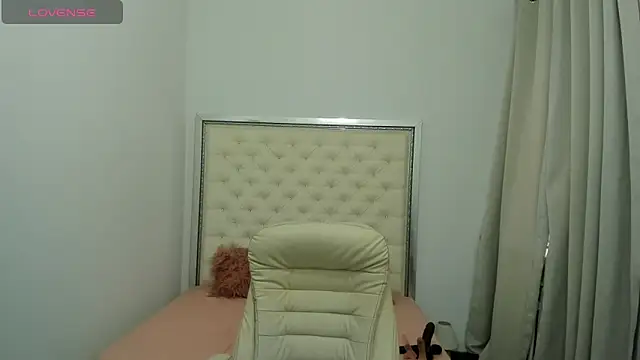 erykajoy online show from November 11, 2025, 11:21 am