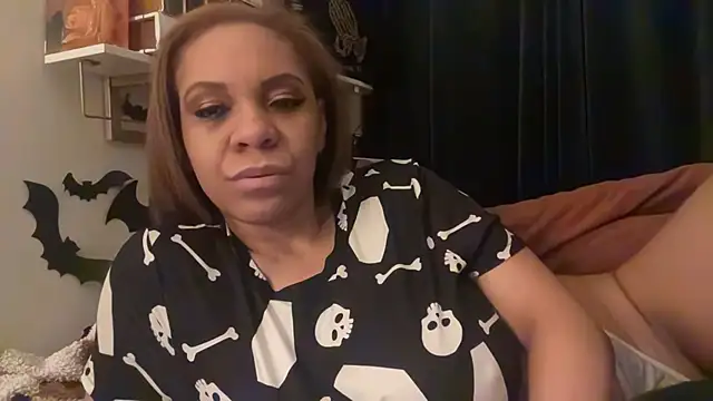 Snapshot of Sanaawest chatting on October 28, 2025, 11:58 am Sanaawest online show from October 28, 2025, 11:58 am