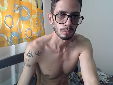 alisterxxx online show from May 21, 2026, 3:52 pm