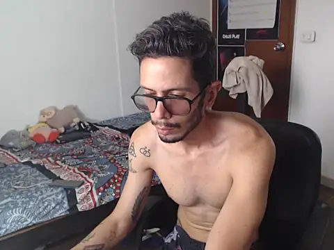 alisterxxx online show from May 25, 2026, 3:18 pm