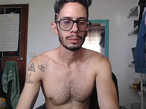 alisterxxx online show from June 22, 2026, 3:42 pm