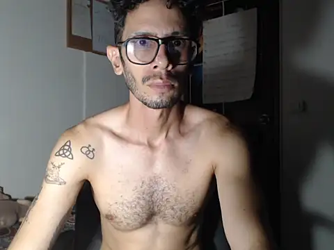 alisterxxx online show from July 9, 2026, 2:48 am