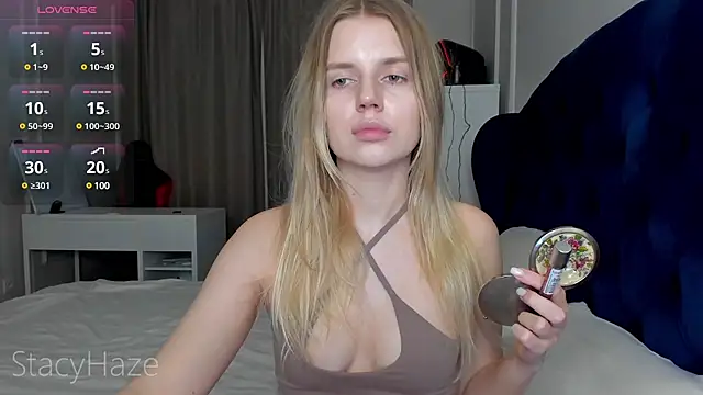 stussy3325 online show from February 25, 2025, 4:53 pm