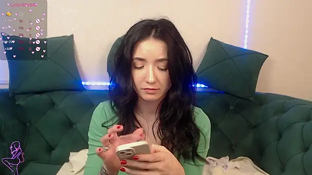 Snapshot of GlamKate chatting on March 5, 2025, 4:46 pm GlamKate online show from March 5, 2025, 4:46 pm