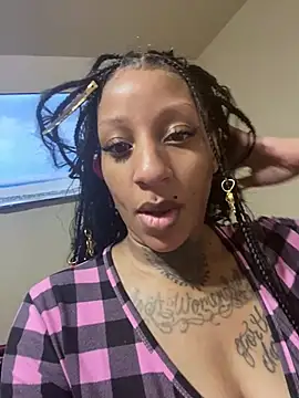 Snapshot of MzParker chatting on April 8, 2026, 1:44 pm MzParker online show from April 8, 2026, 1:44 pm