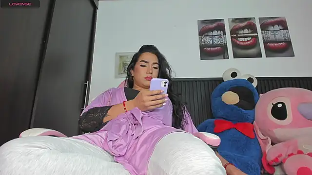 Snapshot of KATALINA_HOT_TS chatting on December 5, 2025, 8:27 pm KATALINA HOT TS online show from December 5, 2025, 8:27 pm